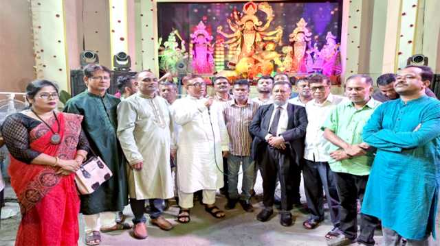 সাখাওয়াত-টিপুর নেতৃত্বে পূজা মন্ডপ পরিদর্শনে বিএনপির নেতৃবৃন্দ 