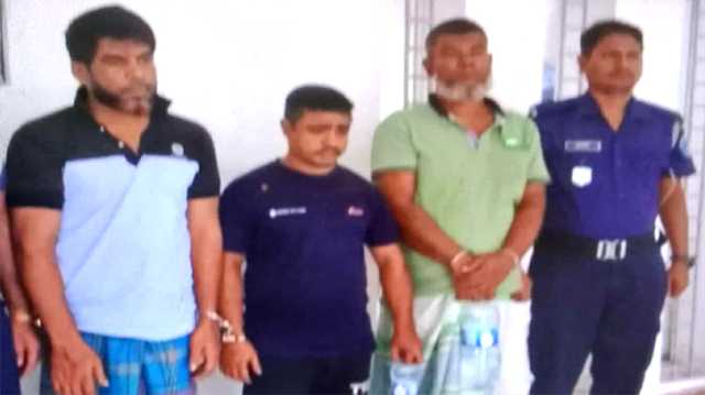 বন্দরে চোরাইকৃত গরুসহ ৩ চোর আটক, পিকআপ জব্দ