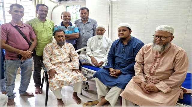 অসুস্থ জামায়াত নেতা মাও. মঈনুদ্দিনের খোঁজখবর নিলেন বিএনপি নেতা টিপু 