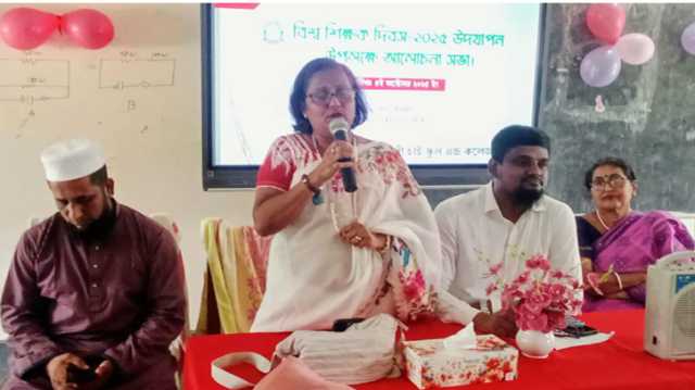 ফতুল্লায় কমর আলী স্কুলে বিশ্ব শিক্ষক দিবস পালিত 
