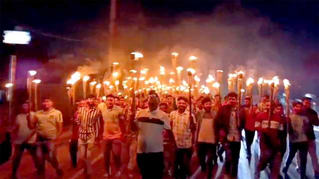 মান্নানের প্রার্থীতা বাতিলের দাবিতে সিদ্ধিরগঞ্জে মশাল মিছিল