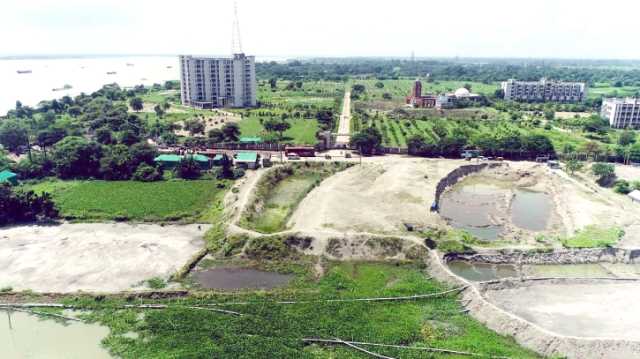 আড়াইহাজারে ৭০ বছর ধরে বেদখল হওয়া ২৩ একর জমি উদ্ধার করলেন ডিসি