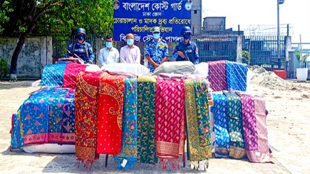 ফতুল্লায় ৫ কোটি  টাকার ভারতীয় শাড়ী  উদ্ধার