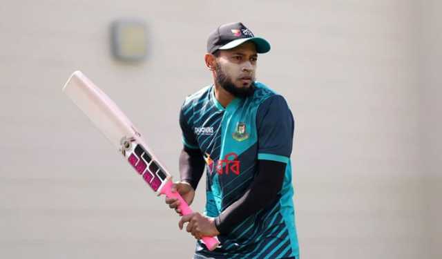 মুশফিকের সামনে ঐতিহাসিক মাইলফলক