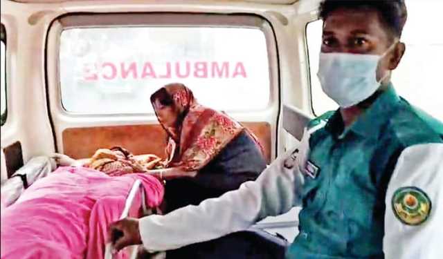 রাস্তায় মানষিক ভারসাম্যহীন নারীর সন্তান প্রসব, যেভাবে বাঁচল নবজাতক