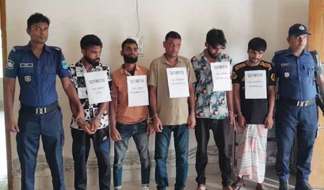 ঢাকা-বরিশাল মহাসড়কে ডাকাত দলের ১৩ সদস্য গ্রেপ্তার