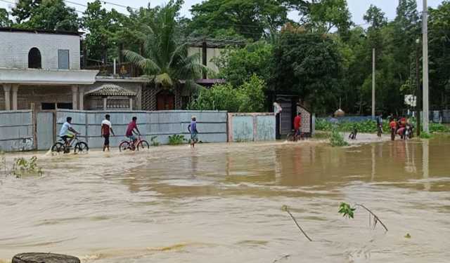পাহাড়ি ঢলে মৌলভীবাজারে ৫টি গ্রাম প্লাবিত 