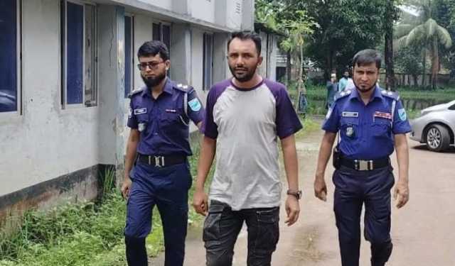 ডিজিএফআই কর্মকর্তা পরিচয়ে ঘুষ নিতে এসে যুবক আটক