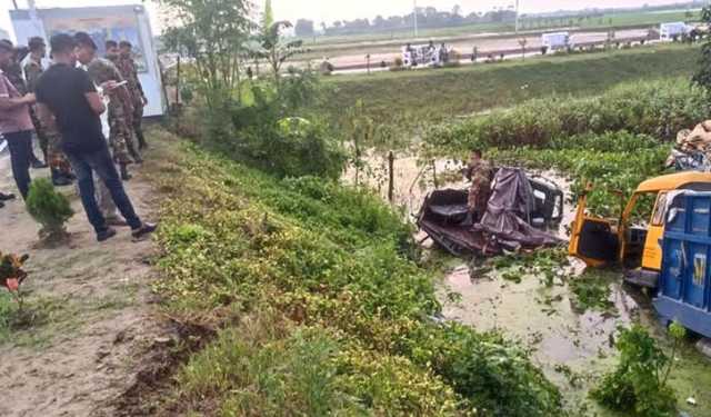 রাজশাহীতে সেনাবাহিনীর পিকআপে ট্রাকের ধাক্কা, আহত ৯