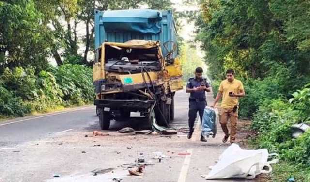 গোপালগঞ্জে ট্রাক-কাভার্ড ভ্যান সংঘর্ষ, নিহত ১