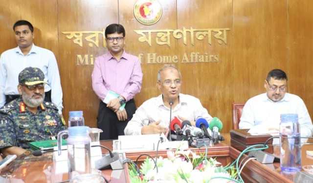 ৫ আগস্ট নিয়ে শঙ্কা না থাক‌লেও সতর্ক সরকার: স্বরাষ্ট্র উপদেষ্টা