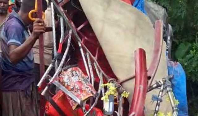 গাইবান্ধায় অটোরিকশায় ট্রাকের ধাক্কা, নিহত ২