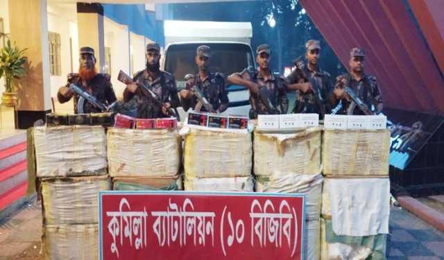 কুমিল্লায় ৫ কোটি টাকার মোবাইল ডিসপ্লেসহ কাভার্ডভ্যান জব্দ