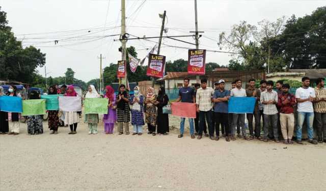 দ্রুত অ্যাকাডেমিক কার্যক্রম চালুর দাবি বাকৃবি শিক্ষার্থীদের