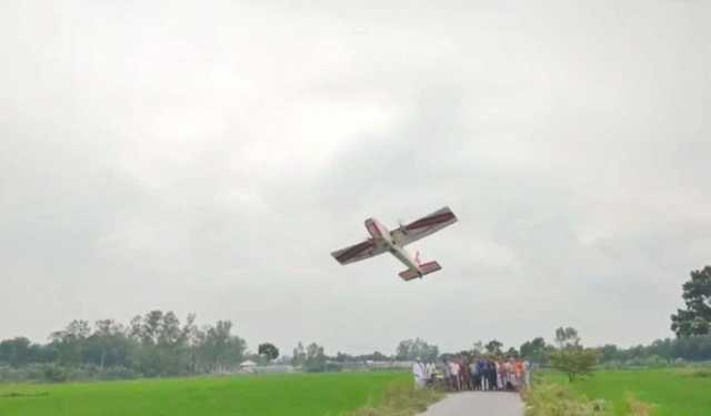 অনুকূলের ৩০ হাজার টাকার বিমান উড়ছে আকাশে