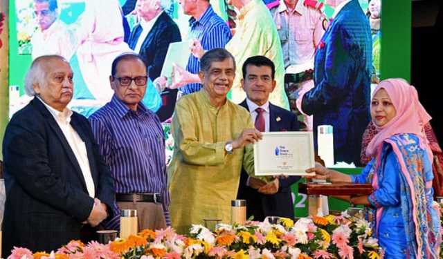 ‘শিক্ষার্থীদের পরীক্ষার জন্য নয়, জীবনের জন্য প্রস্তুত করাই মূল লক্ষ্য’