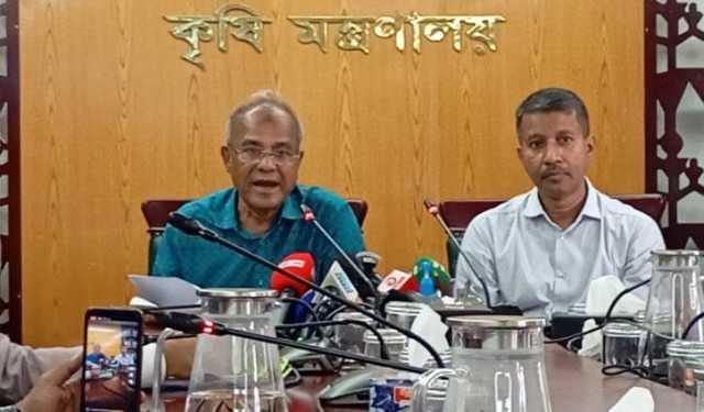 সারের দাম বাড়বে না: কৃষি উপদেষ্টা 