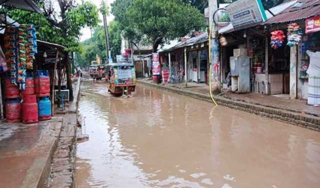 গাজীপুরে সড়ক সংস্কার কাজ বন্ধ, চরম ভোগান্তি