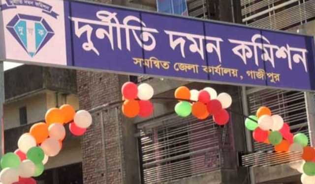 ৭৫০০ কোটি টাকা আত্মসাৎ, জাহাঙ্গীরের বিরুদ্ধে দুদকে মামলা