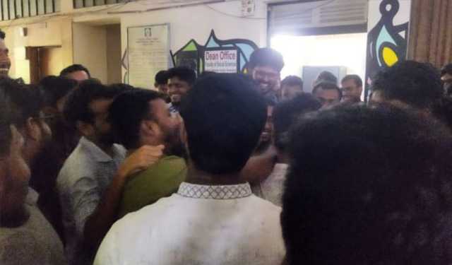 ক্লাসে প্রবেশ নিয়ে ইবি শিক্ষকের সঙ্গে শিবিরের বাকবিতণ্ডা