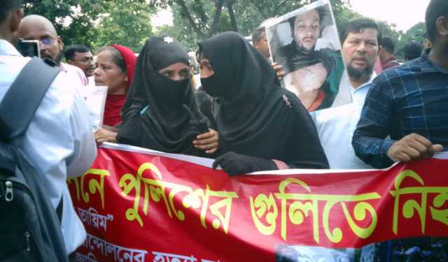 সচিবালয়ের সামনে জুলাই শহীদ পরিবার–আহতদের অবস্থান
