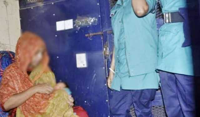 জন্ম থেকেই বন্ধী জীবন!
