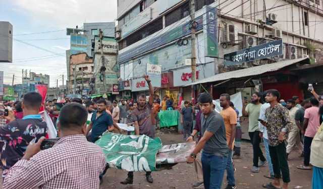 গণঅধিকারের মিছিল থেকে খুলনায় জাপা কার্যালয়ে হামলা