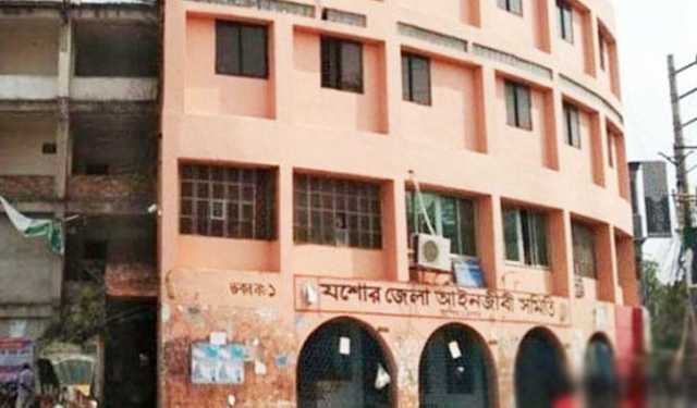 যশোরে ৪ আইনজীবীকে বহিষ্কার