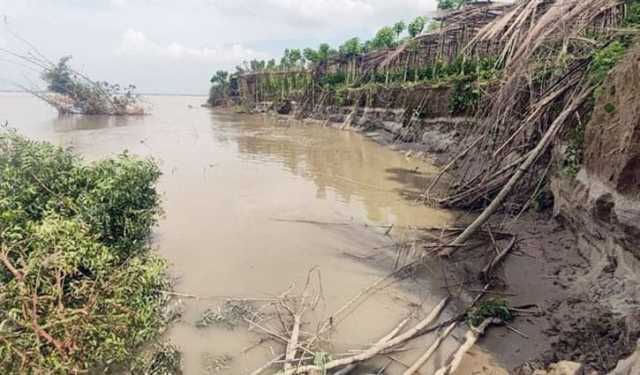 জলে গেল পান বরজ ও শ্মশান ঘাট!