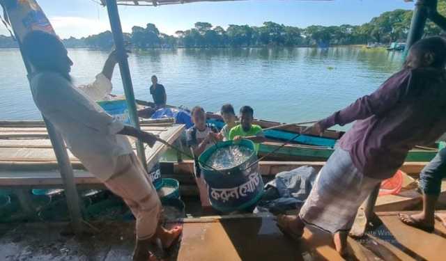 কাপ্তাই হ্রদ: মৎস্য আহরণের প্রথম দিন রাজস্ব আয় ২০ লাখ টাকা