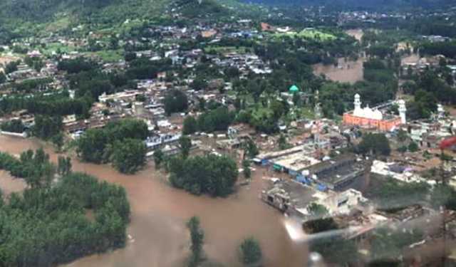 পাকিস্তানে আকস্মিক বন্যায় ২ দিনে ৩৪৪ জনের মৃত্যু