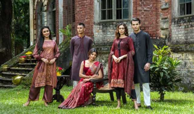 লা রিভে সবার জন্য পূজার পোশাক
