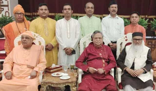 রাষ্ট্রপতির সঙ্গে হিন্দু মহাজোট নেতৃবৃন্দের শুভেচ্ছা বিনিময়