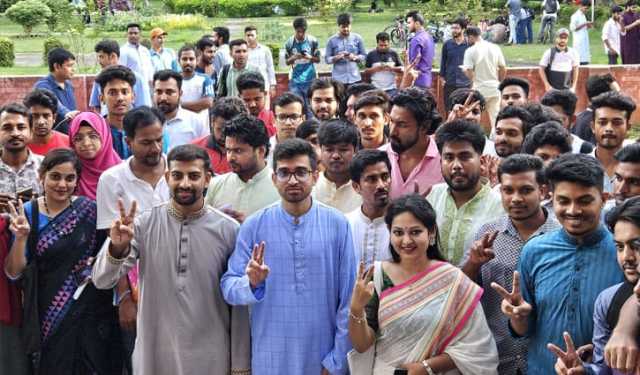 রাকসু নির্বাচন; ১২৩৩ মনোনয়ন বিতরণ, দাখিল ৯২৫