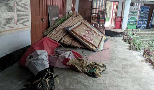 রাকসু ভবনের বেহাল দশা, নেই নামফলকও