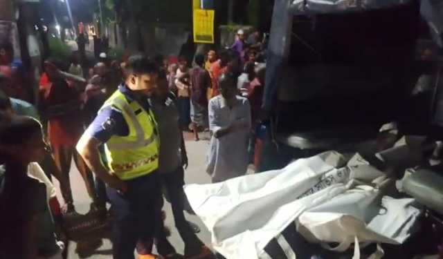 ভ্যানকে ধাক্কা দিল কাভার্ডভ্যান, নিহত ২