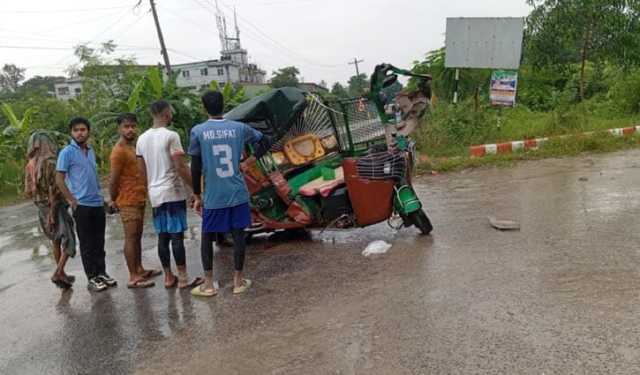 গাজীপুরে ড্রাম ট্রাকের ধাক্কায় অটোরিকশার ২ যাত্রী নিহত
