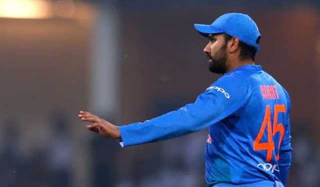 ‘ভারতের ক্রিকেটের জন্য রোহিতের আরও ১০ বছর খেলা উচিত’