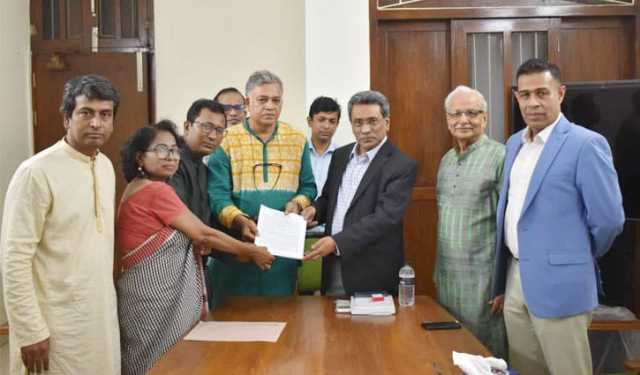 জাতীয় কমিশনের হাতে সুজনের জাতীয় সনদ