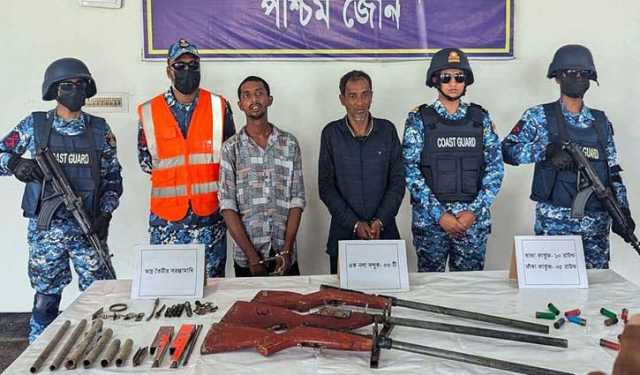 সুন্দরবনে অস্ত্রসহ আসাবুর বাহিনীর ২ সহযোগী আটক