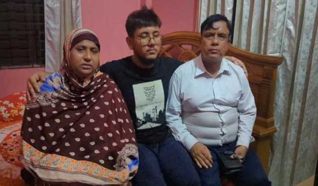 এখন আমার মোবাইলে ওর কোনো ফোন আসে না