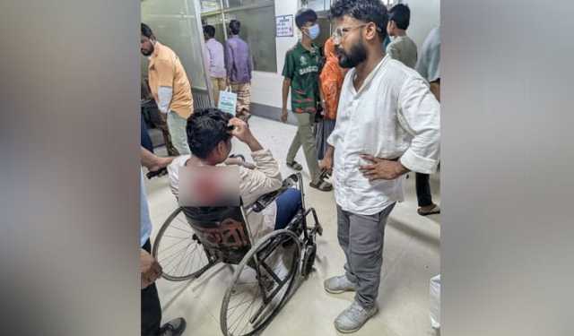 সীতাকুণ্ডে সাংবাদিকদের ওপর সন্ত্রাসী হামলা
