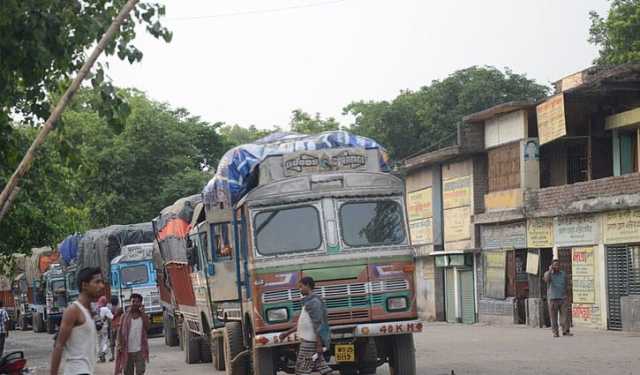 ছুটি শেষে সচল সোনামসজিদ স্থলবন্দর
