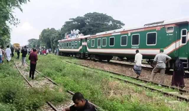 বগি বিচ্ছিন্ন, মেরামত শেষে ঢাকার পথে কালনী এক্সপ্রেস