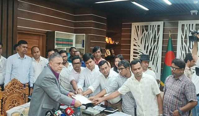 নীতিমালা সংশোধনে ইসিকে ১৫ দিনের আলটিমেটাম সাংবাদিকদের