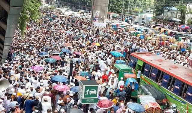জাতীয়করণের দাবিতে এমপিও শিক্ষকদের সমাবেশ, যান চলাচল ব্যাহত 