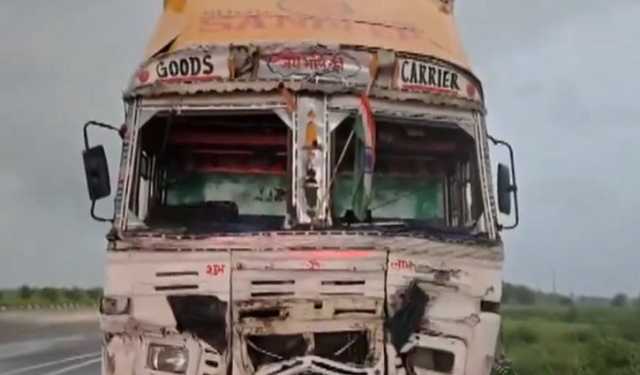 ট্রাকের সঙ্গে ট্র্যাক্টরের সংঘর্ষ, নিহত ৮ পুণ্যার্থী