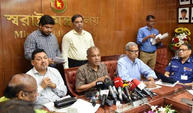 ৩৩ হাজার মণ্ডপে হবে দুর্গাপূজা: স্বরাষ্ট্র উপদেষ্টা