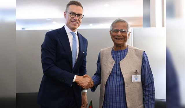 সার্ককে সক্রিয় করতে ও আসিয়ানের সদস্যপদ পেতে বাংলাদেশ কাজ করছে: প্রধান উপদেষ্টা