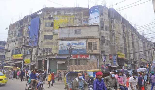 গুলিস্তানে সুন্দরবন স্কয়ার মার্কেটে আগুন, নিয়ন্ত্রণে ১১ ইউনিট